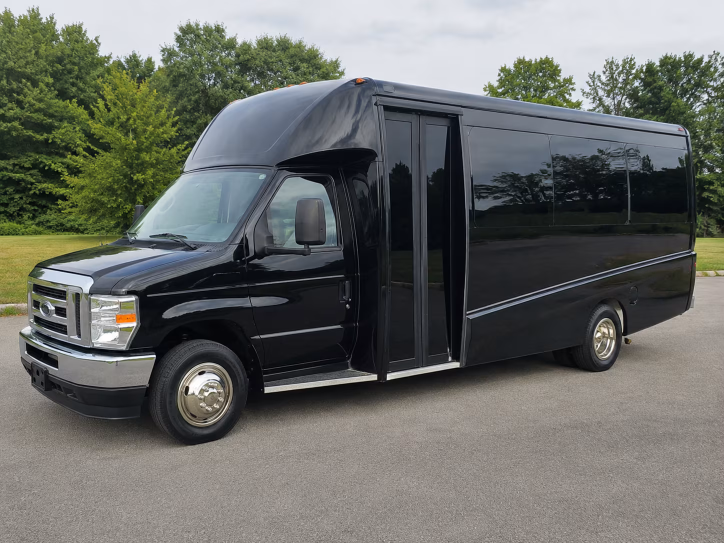 arrange transportation for your next convention or trade show 3