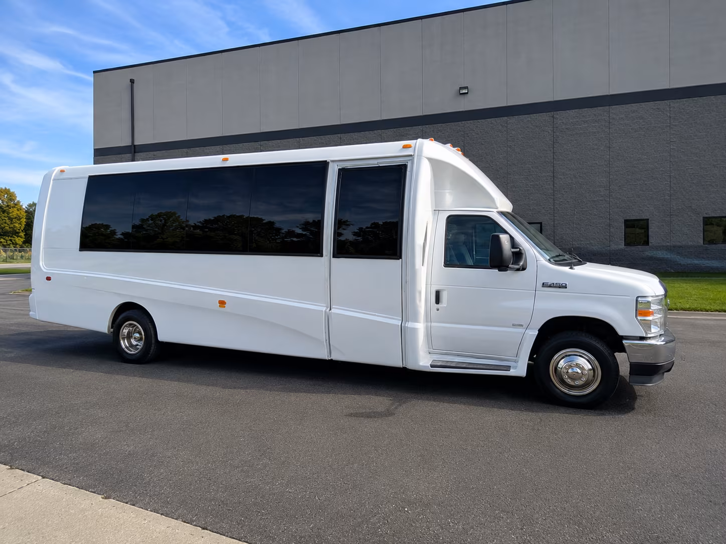 arrange transportation for your next corporate event 3